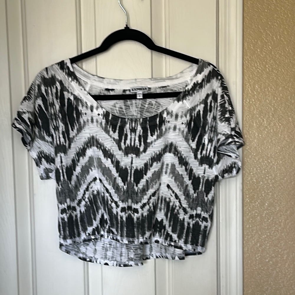 Express Black and White Graphic Crop T-Shirt